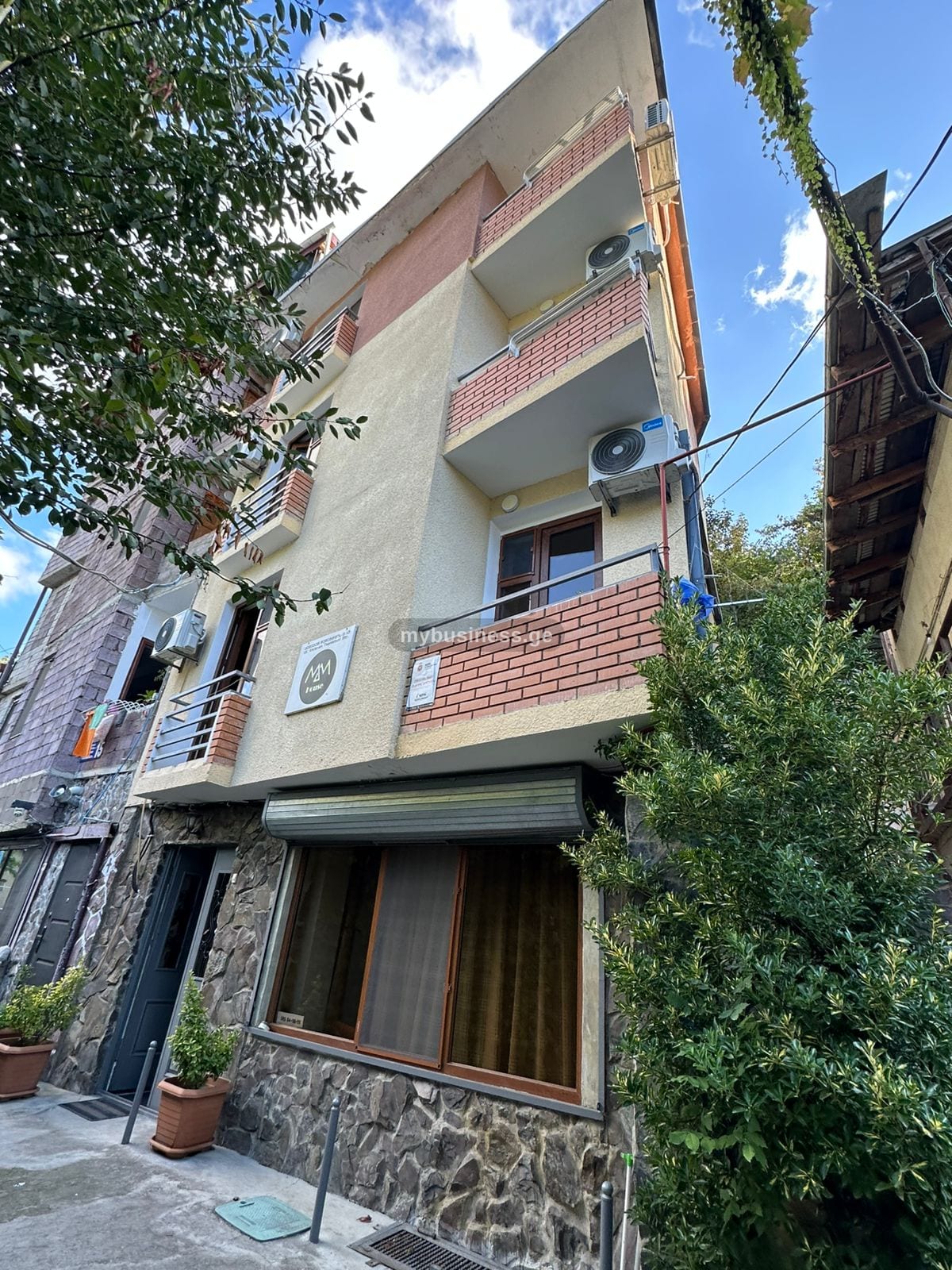 იყიდება სასტუმროს ბიზნესი ბორჯომში